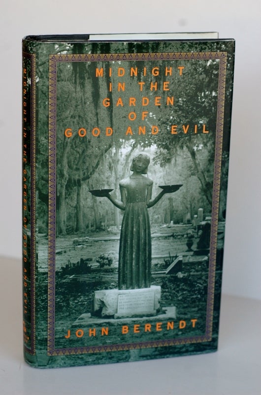 Item #960 Midnight In The Garden Of Good And Evil A Savannah Story. John Berendt.