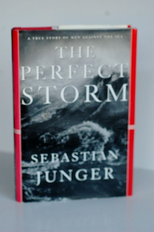 Item #biblio535 The Perfect Storm. Sebastian Junger.